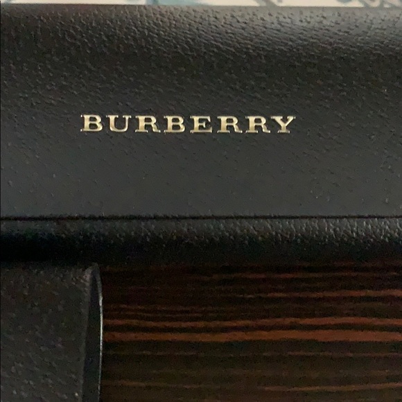 Burberry - Picture 4 of 6